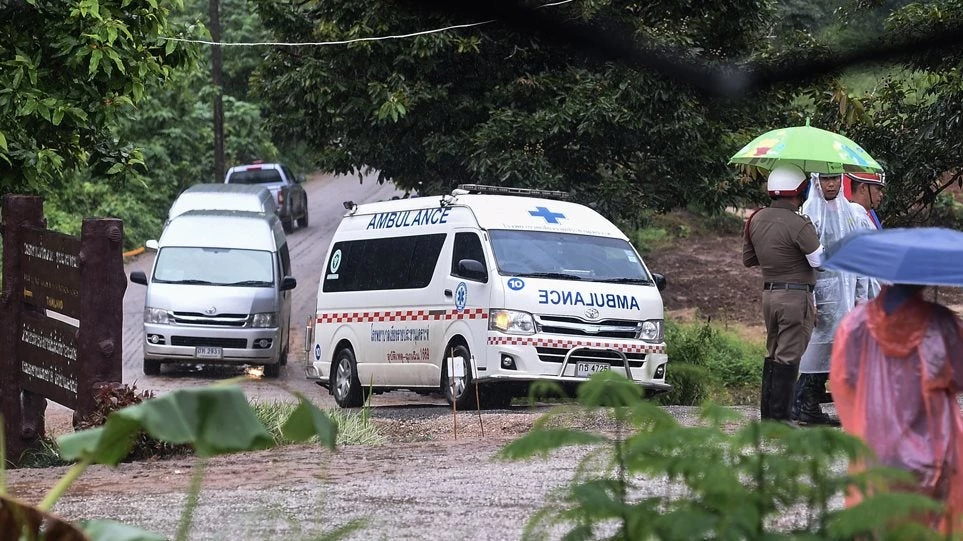 Ταϊλάνδη: «Θαύμα ή επιστήμη, οι 13 «Αγριόχοιροι» είναι τώρα έξω από το σπήλαιο!», έγραψαν οι Thai Navy Seals